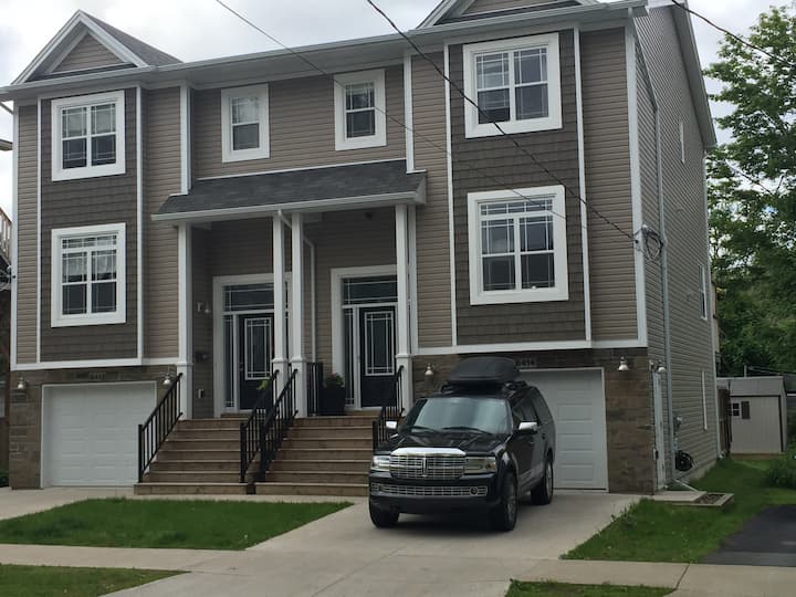 Halifax Entire Top Two Floors New TownHouse Houses for Rent in