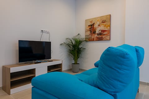 Anuncio de Airbnb popular: Cabanyal 300 meters from the beach en Poblats Marítims