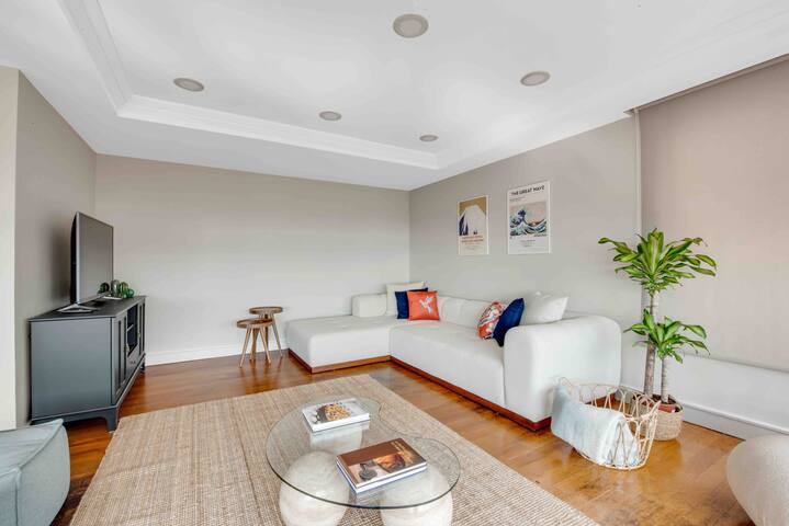 Amazing Bosphorus View Apartment gallery image 4