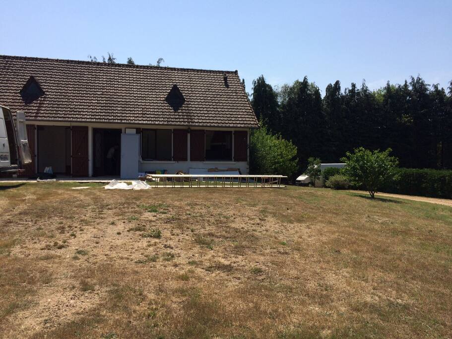 Belle maison de 83 m2 sur un terrain de 4000 m2 à 4km du circuit