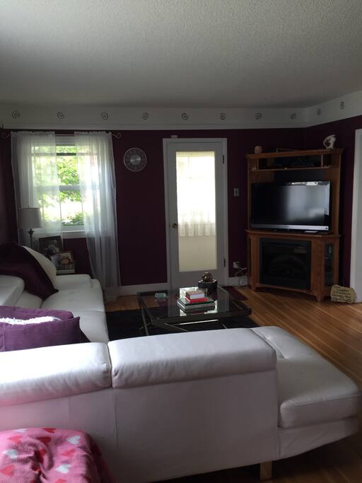 Sitting area with 40" tv