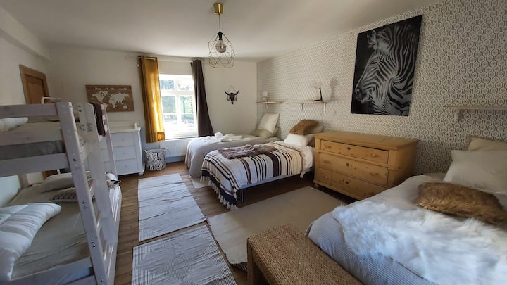 多间客房（ # 5 ）、3张双层床和3张单人床 
