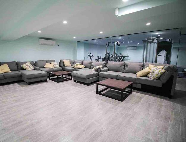 Modern Apartment in Vibrant Brooklyn gallery image 3