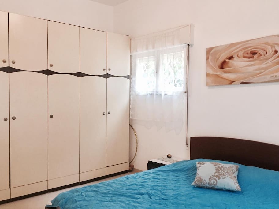 Queen size room 1