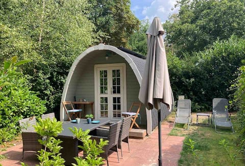 Luxury CampingPod L with a private bathroom in the Veluwe