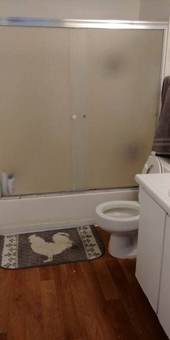 Bathroom (shared)