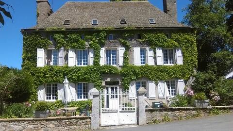Stay at the Aubrac Cantalien Farm