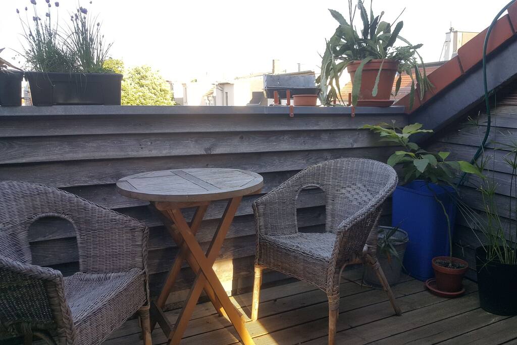 Dachterrasse mit Blick über die Stadt