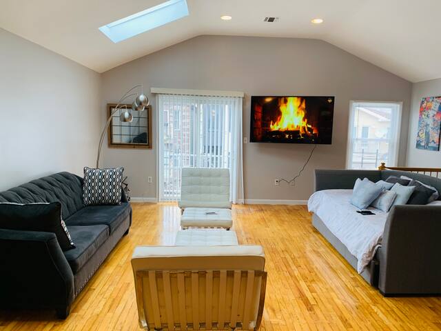 Huge luxurious apartment 20 minutes to Manhattan! gallery image 5