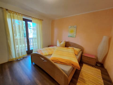 Proprietà Airbnb di successo: Cozy apartment "Lorbeer" on an organic farm a Merano