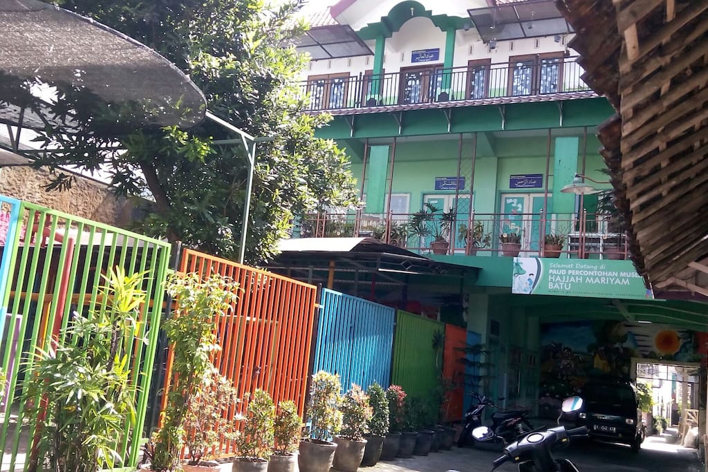 Side house