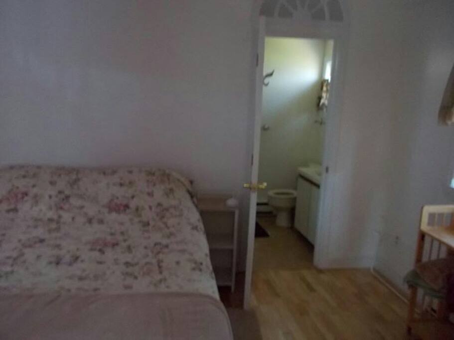 Queen bed and bath