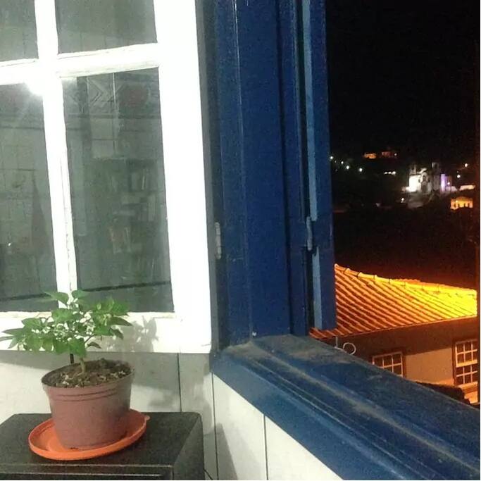 Nossa pimenteira com a Igreja Santa Efigênia ao fundo