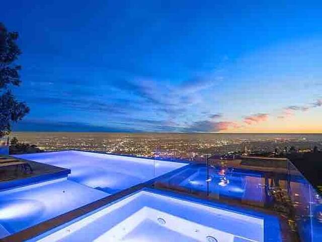 $10M Hollywood Sky Villa gallery image 2
