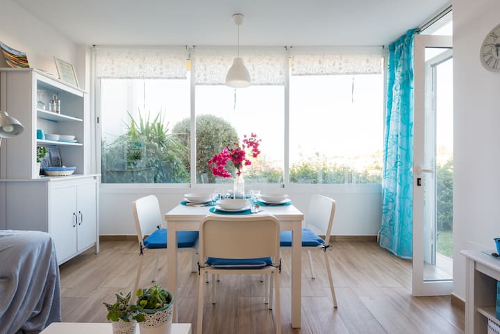 Apartamento junto al mar:piscina, wifi,pista tenis