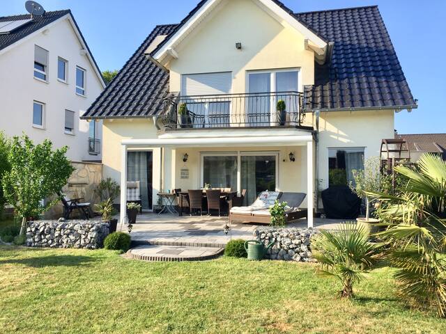 Airbnb Dinslaken Holiday Rentals Places To Stay North