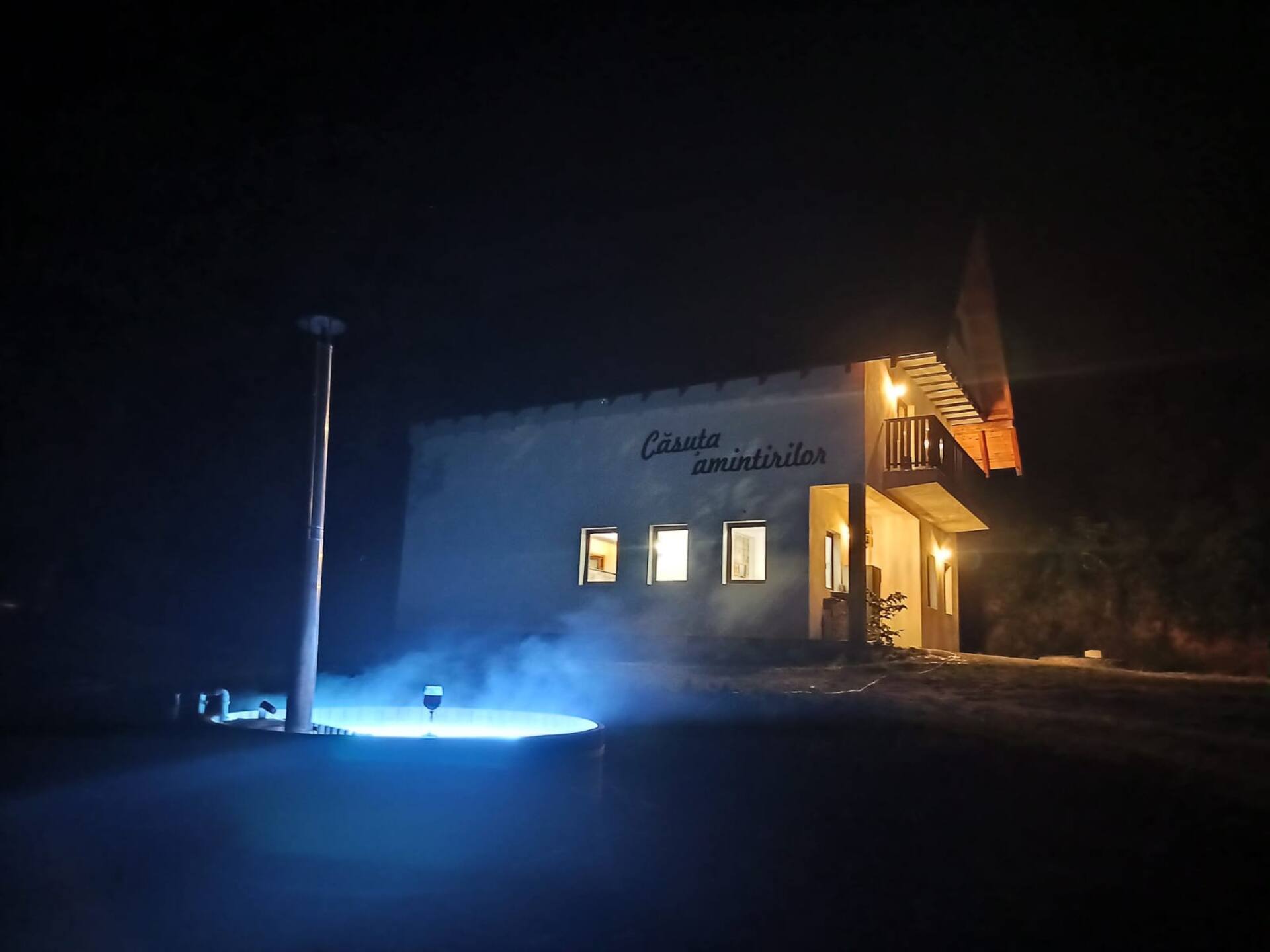 Cozy cottage with hydromassage tub