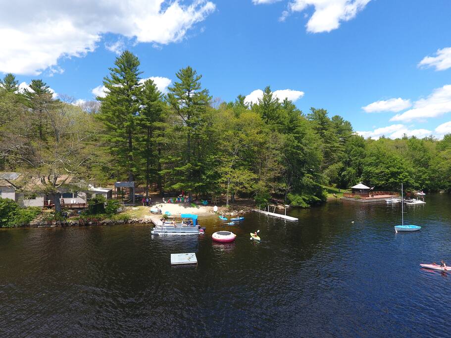 Aerial photo of the beach with lots of guests!