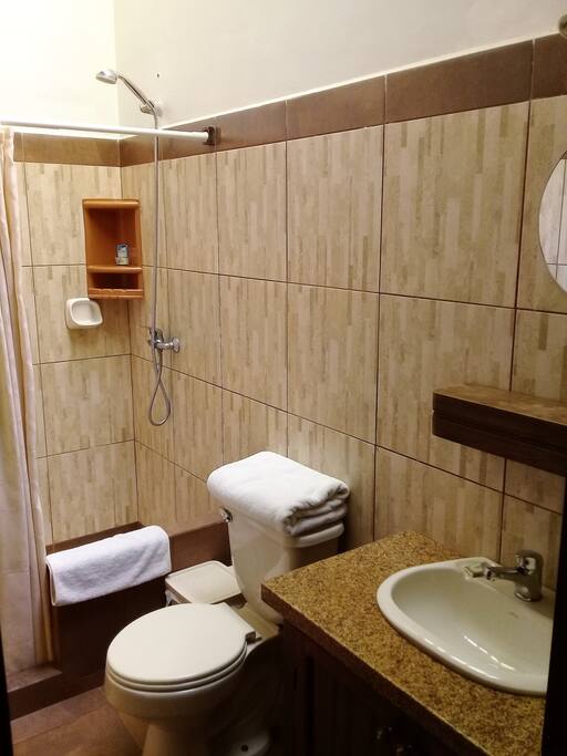 Delux ensuite bathroom