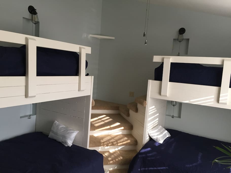 Custom bunk room that can sleep up to 6. Two twin bunkbeds and two full beds on the bottom bunks