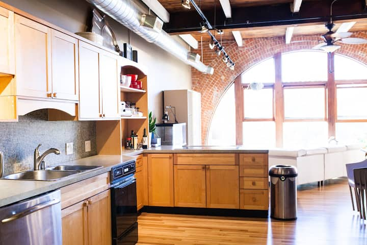 1920s fully updated unique open artist loft space - Lofts for Rent in  Brookfield, Illinois, United States - Airbnb