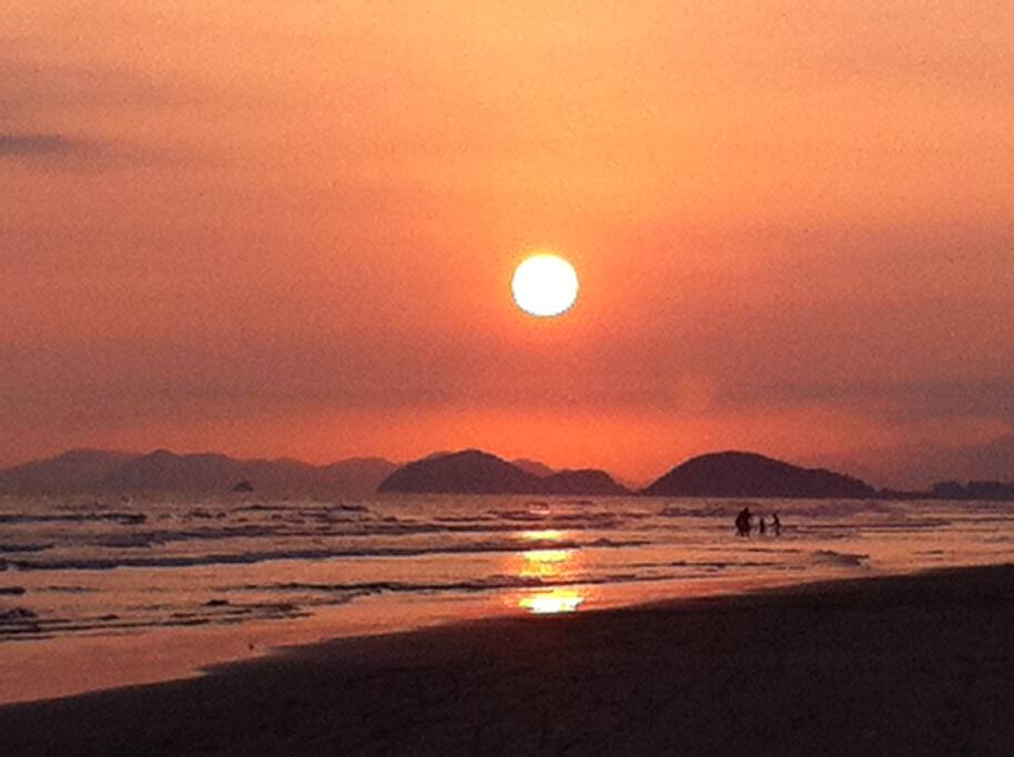 Por do sol na Praia de Guaratuba