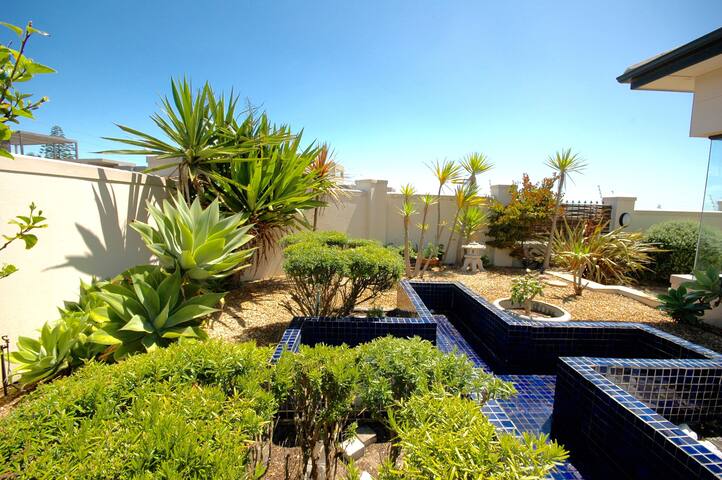 Amazing Views, Bloubergstrand, 5 bedrooms, Pool gallery image 3