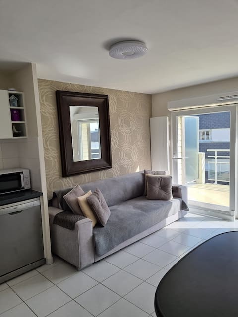 Top performing Airbnb: The beaches of the Semaphore 33, rue de la rafale. in Fort Mahon Plage