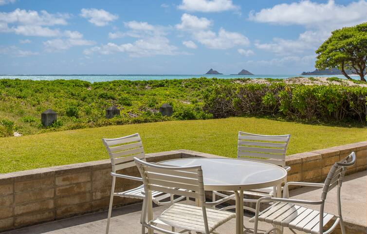 Kakela Kai, beachfront with central A/C, Kailua gallery image 2