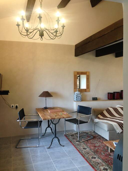 salon salle a manger donnant sur la terrasse