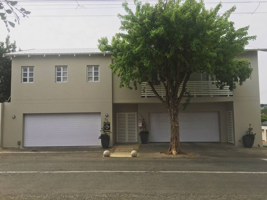 2 bedroom flat is situtated above the 2 double garages and is Private.