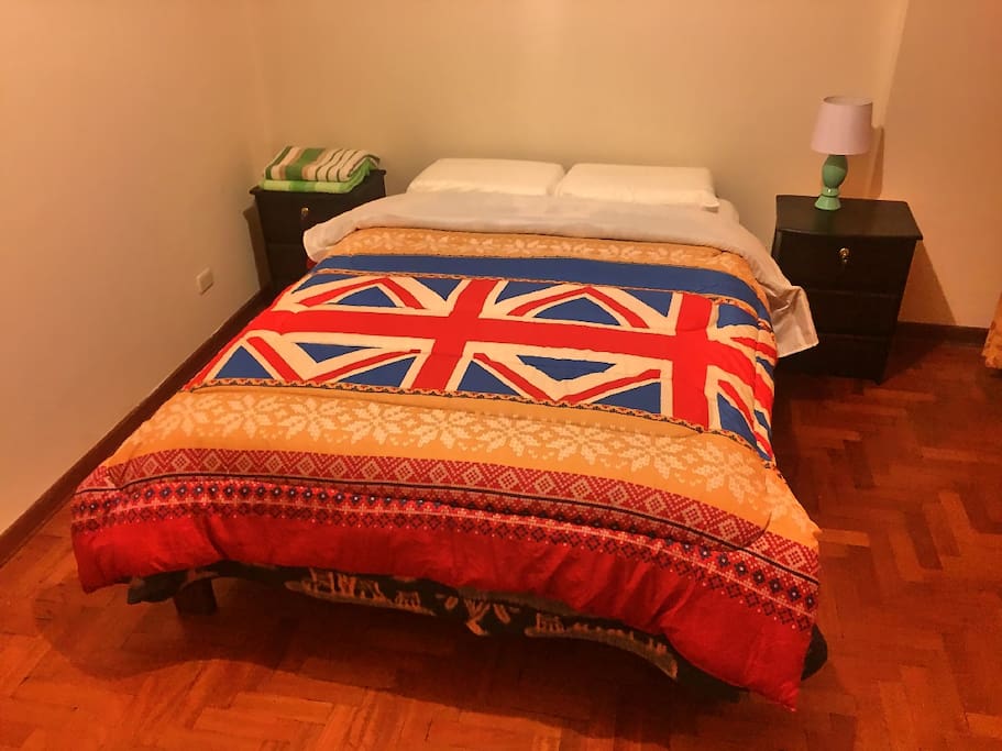 Private room with bed for two. Viscoelastic pillows, very comfy!