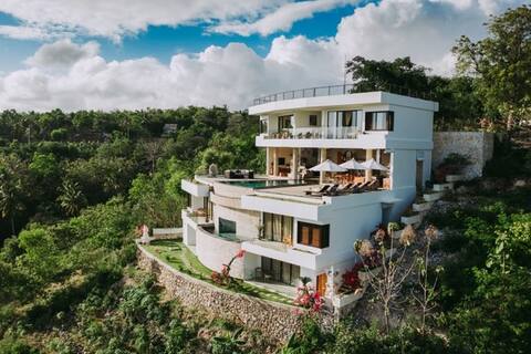 The ONE and only high end villa in Nusa Penida!