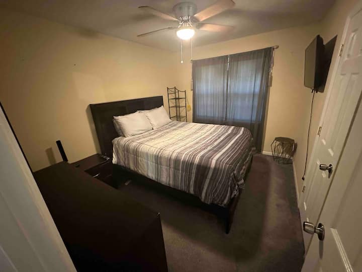 غرفة النوم الرئيسية