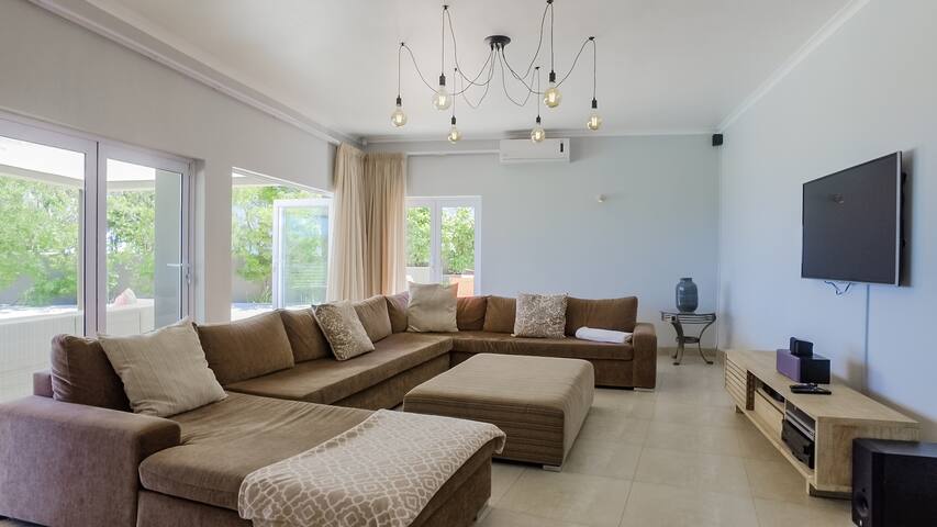 60 on Hely Camps Bay villa with ocean view gallery image 4