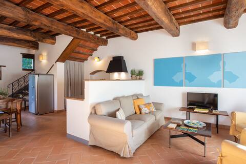 Il Canale, large apartment in farmhouse