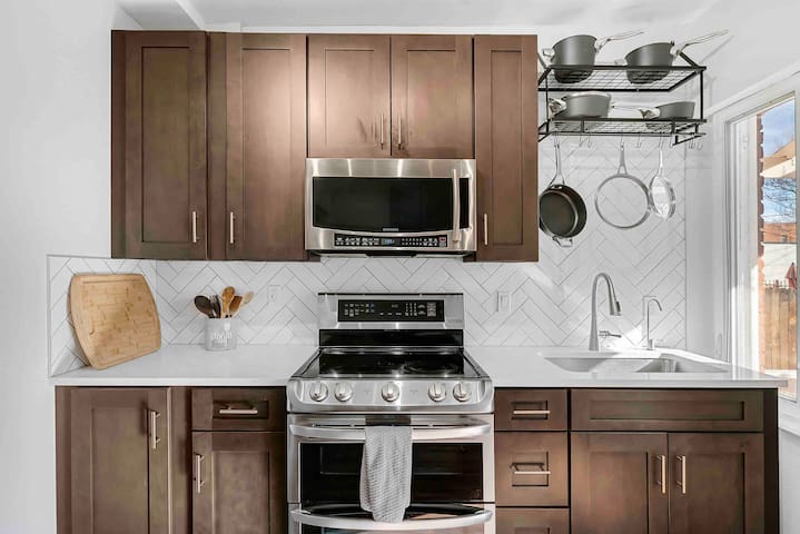 3Bed Home in RINO | Infrared Sauna | 94 Walk Score gallery image 2