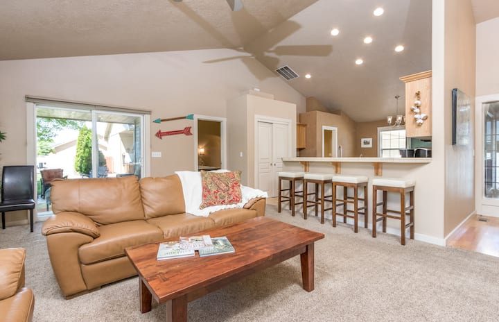Private Home+huge Yard+hot Tub! - Boise, ID