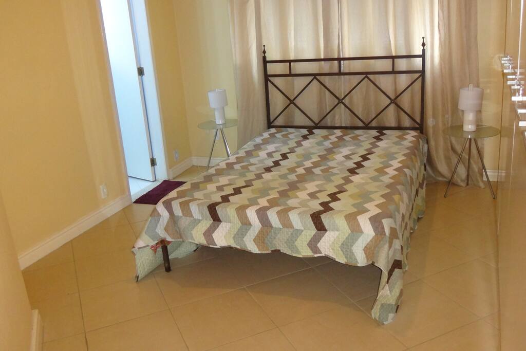 Quarto Suite e armário 6 portas
