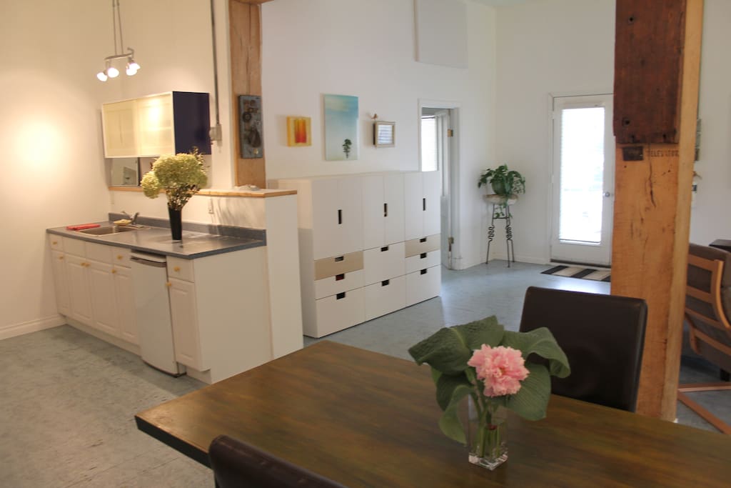 Kitchenette. (Hotplate, coffee make and toaster oven available.)