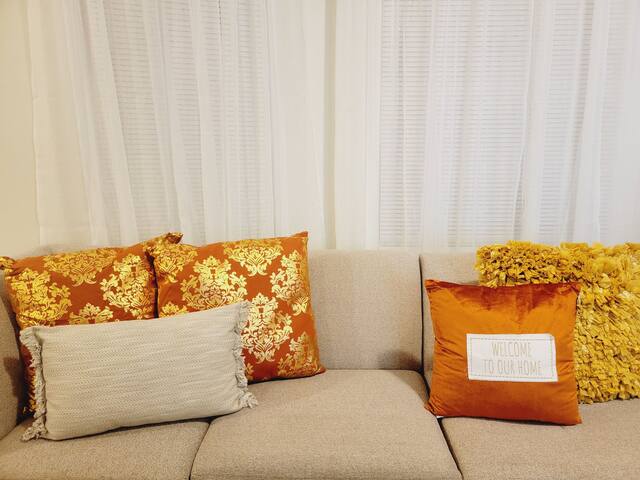 Modern 4 Beds, Washer/Dryer and Easy Access to NYC gallery image 3