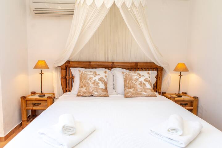 DownTownVillaNaxos – sunset view Naxos Chora