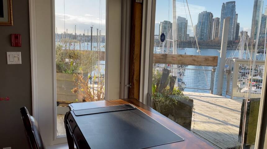 VancouverWaterfront living 1480sf (townhouse) gallery image 5