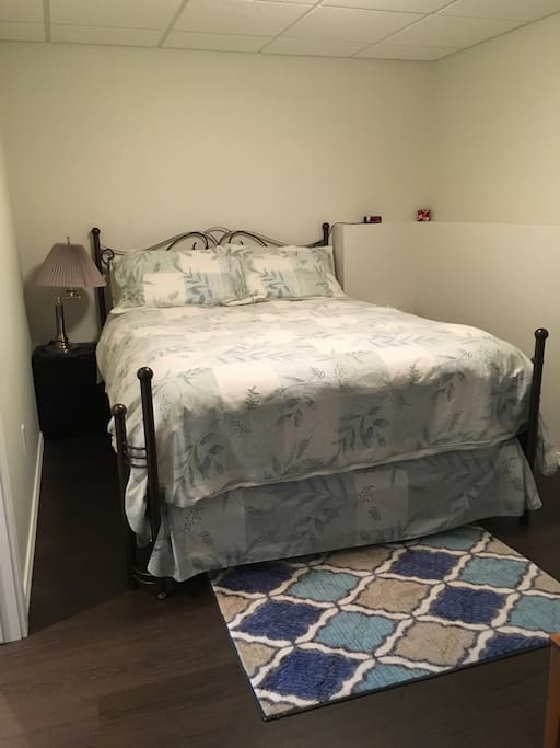 Super comfortable queen bed.