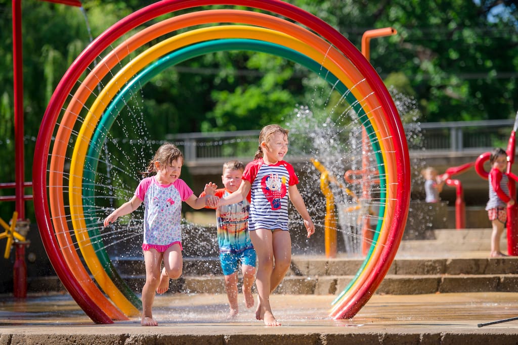 Brights famous river and splash park - 250m from Lumley House