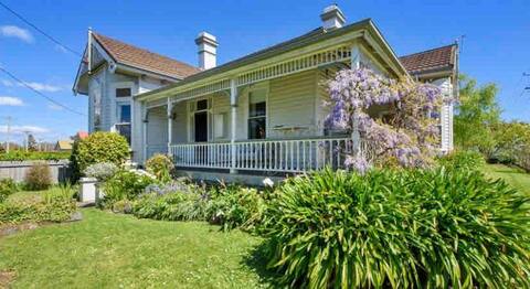 Luxury, Waterfront house, Inner city location!