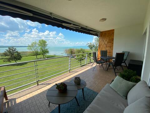 Lakeside aparman for 4/ Vízparti apartman 4 főre