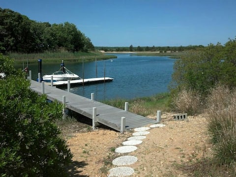 Rex- East Hampton Cottage- 5 stars