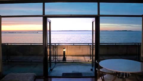180° Lake View in the Heart of Downtown Sandusky