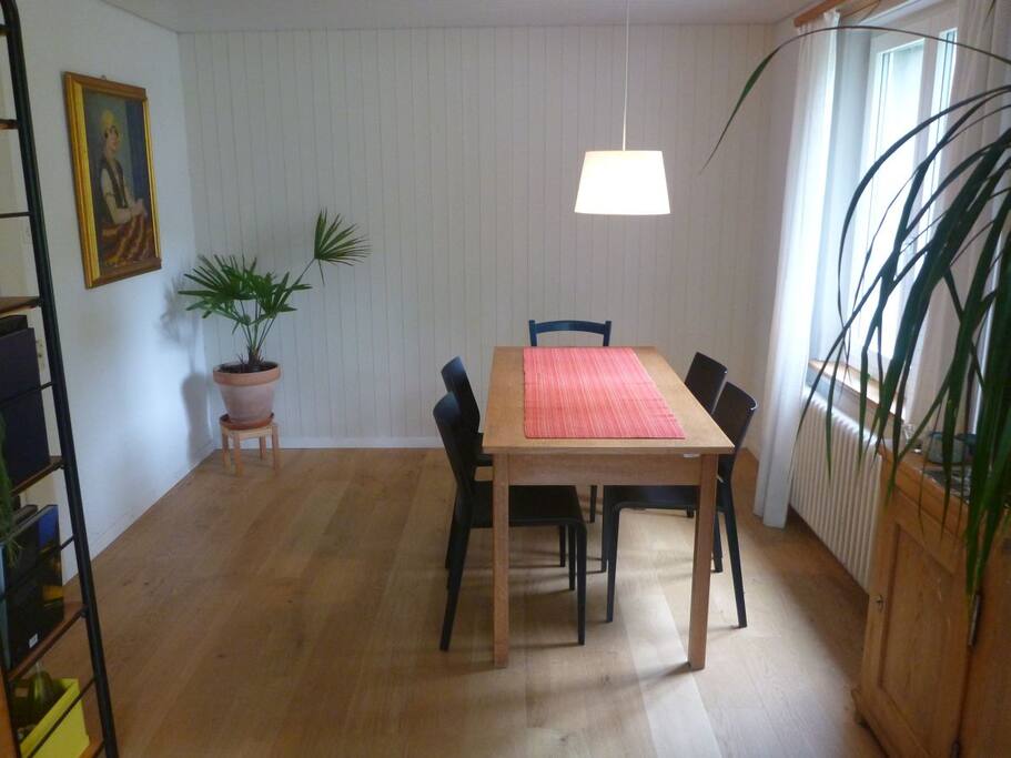 East-side living room (dining place)